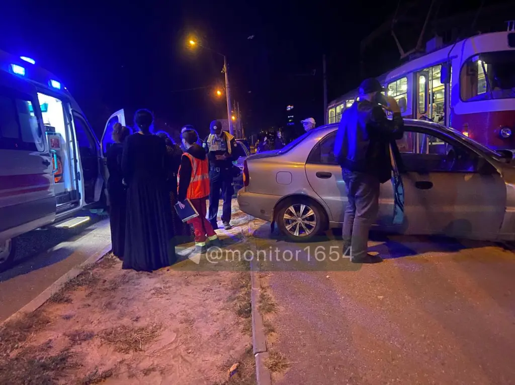 У Харкові на Салтівці зіткнулися два авто: є постраждалі