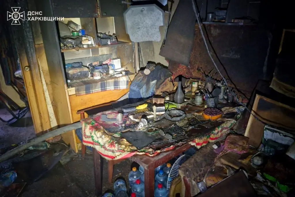 Пожежа у багатоповерхівці на Павловому полі: одна людина загинула, ще одну врятували