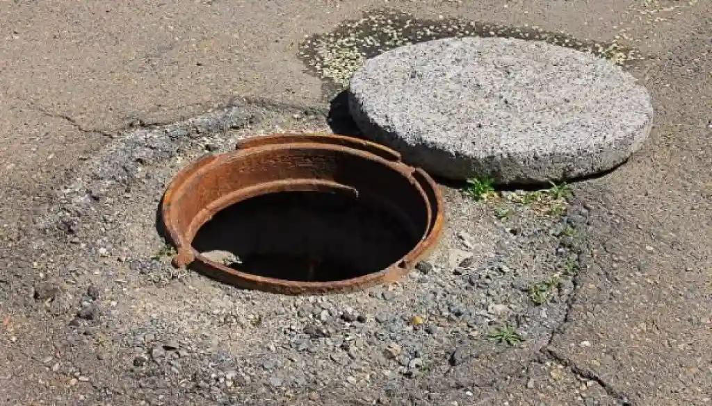 Трагедія у Харкові: чоловік загинув, впавши в каналізаційний люк