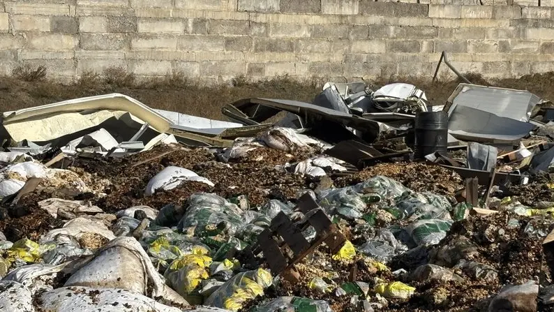У Чугуєві ворожі дрони зруйнували макаронне підприємство та пошкодили житлові будинки