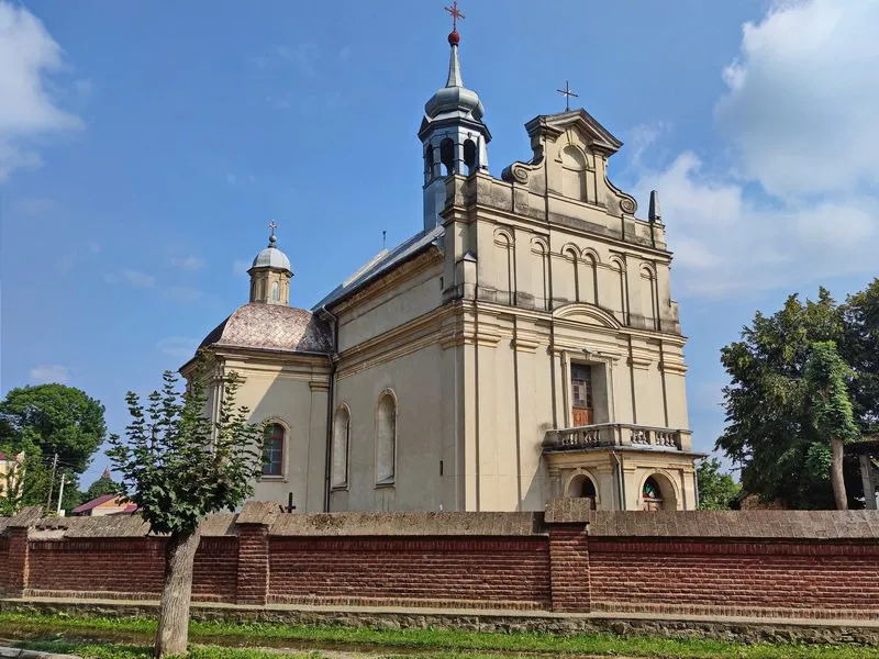 Добромиль – галицьке місто з духом історії та замком над хмарами