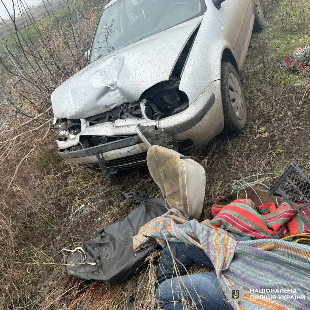 Смертельна аварія на Харківщині: Volkswagen під час обгону вдарив мотоблок