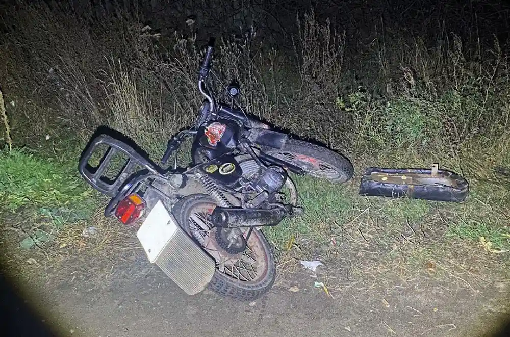 На Харківщині авто зіткнулося з мотоциклом: постраждав 12-річний хлопець
