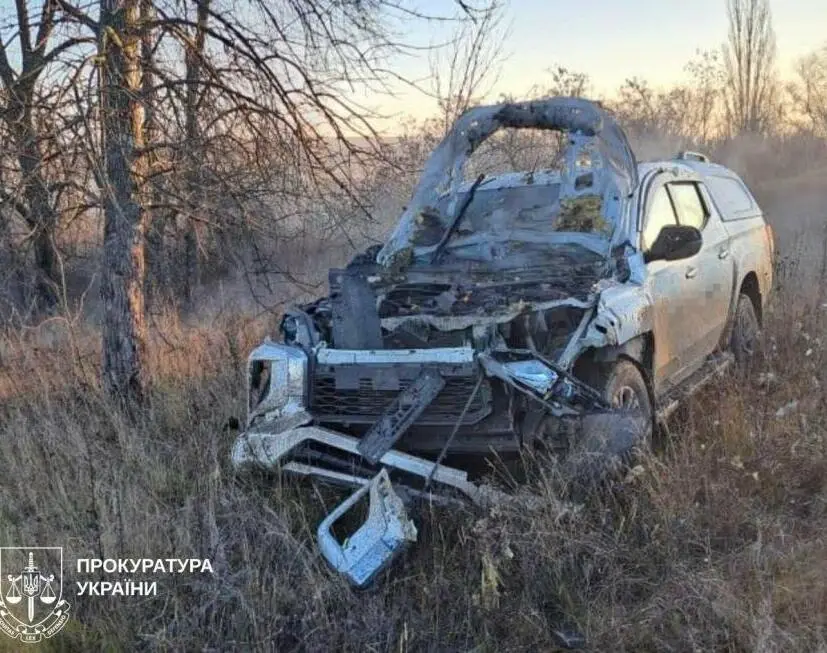 У Харківській області дрон рф поцілив у службове авто газовиків