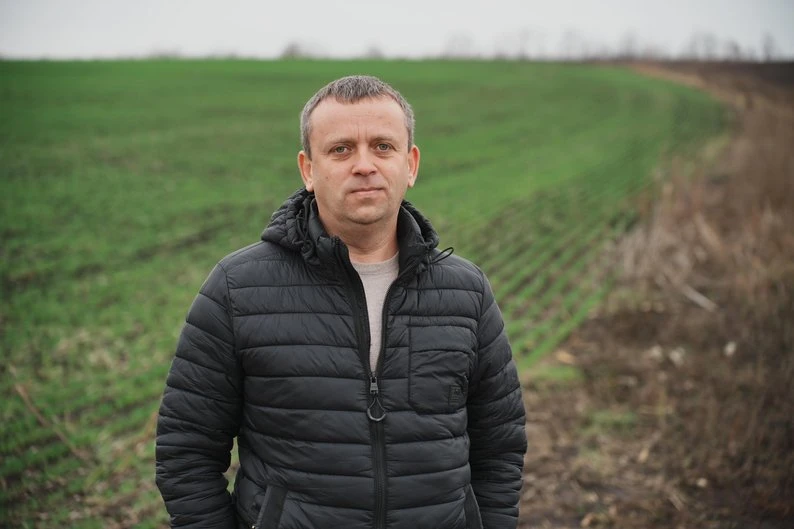 Попри авіаудари й небезпеку на полях: як аграрії Золочівської громади продовжують роботу