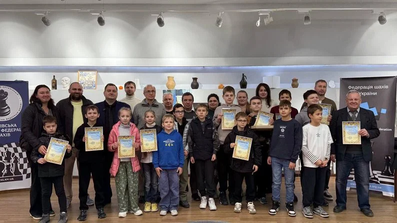 Шахові клуби Харкова під час війни: зростання інтересу та повернення клубу “Каїсса”