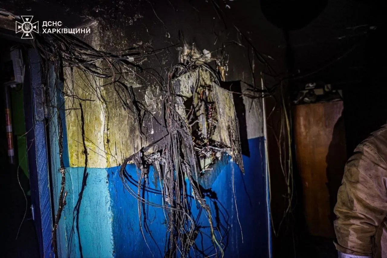 Пожежа в харківській багатоповерхівці – рятувальники вивели з диму 11 людей, серед них троє дітей