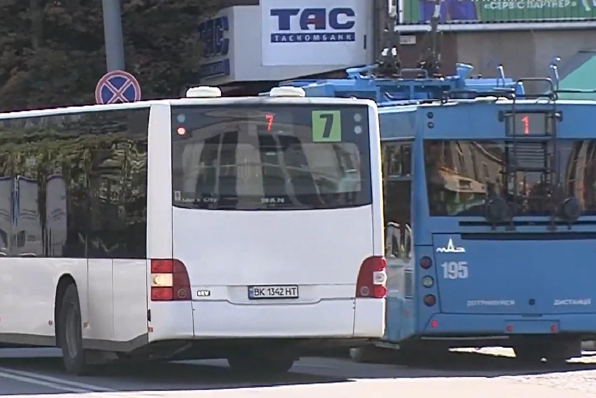 У Харкові змінюють рух одразу двох автобусів: що варто знати пасажирам