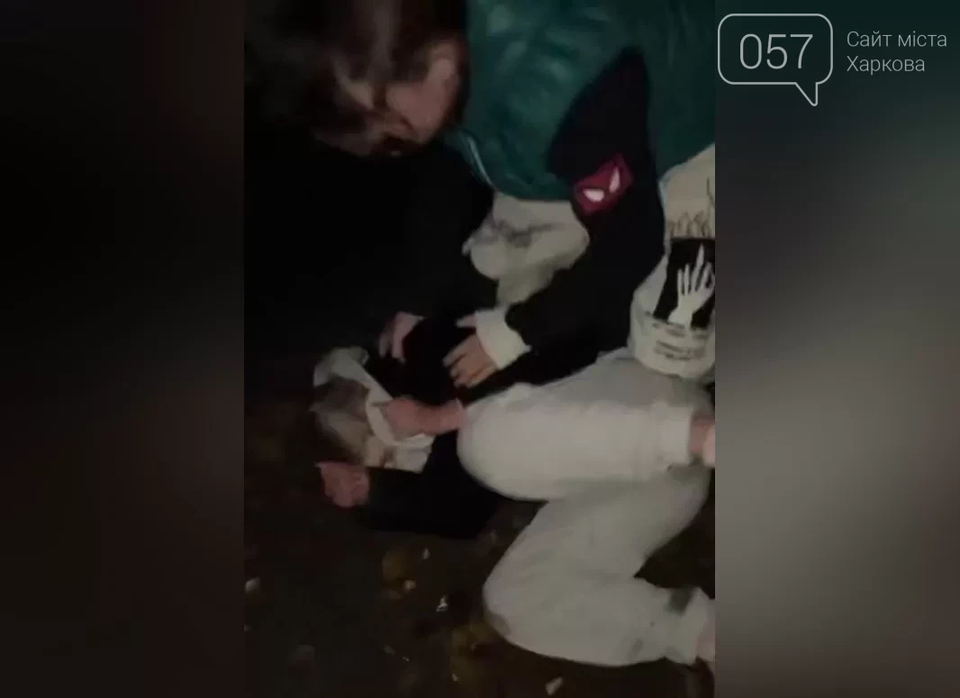 Харківська поліція розслідує побиття підлітки, ролик із жорстокістю поширився в мережі