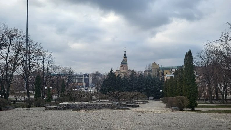 Харків 7 грудня: м’який зимовий день з хмарами та високою вологістю