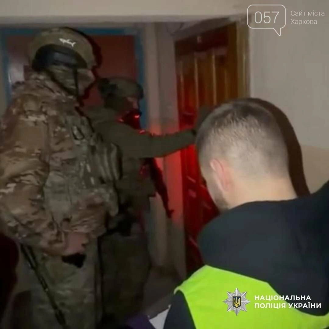 У Харкові затримали мародерів, які нишпорили по зруйнованих будинках після обстрілів