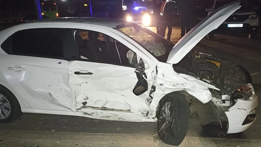 Вечірня аварія в Харкові: зіткнення на проспекті завершилося госпіталізацією двох чоловіків