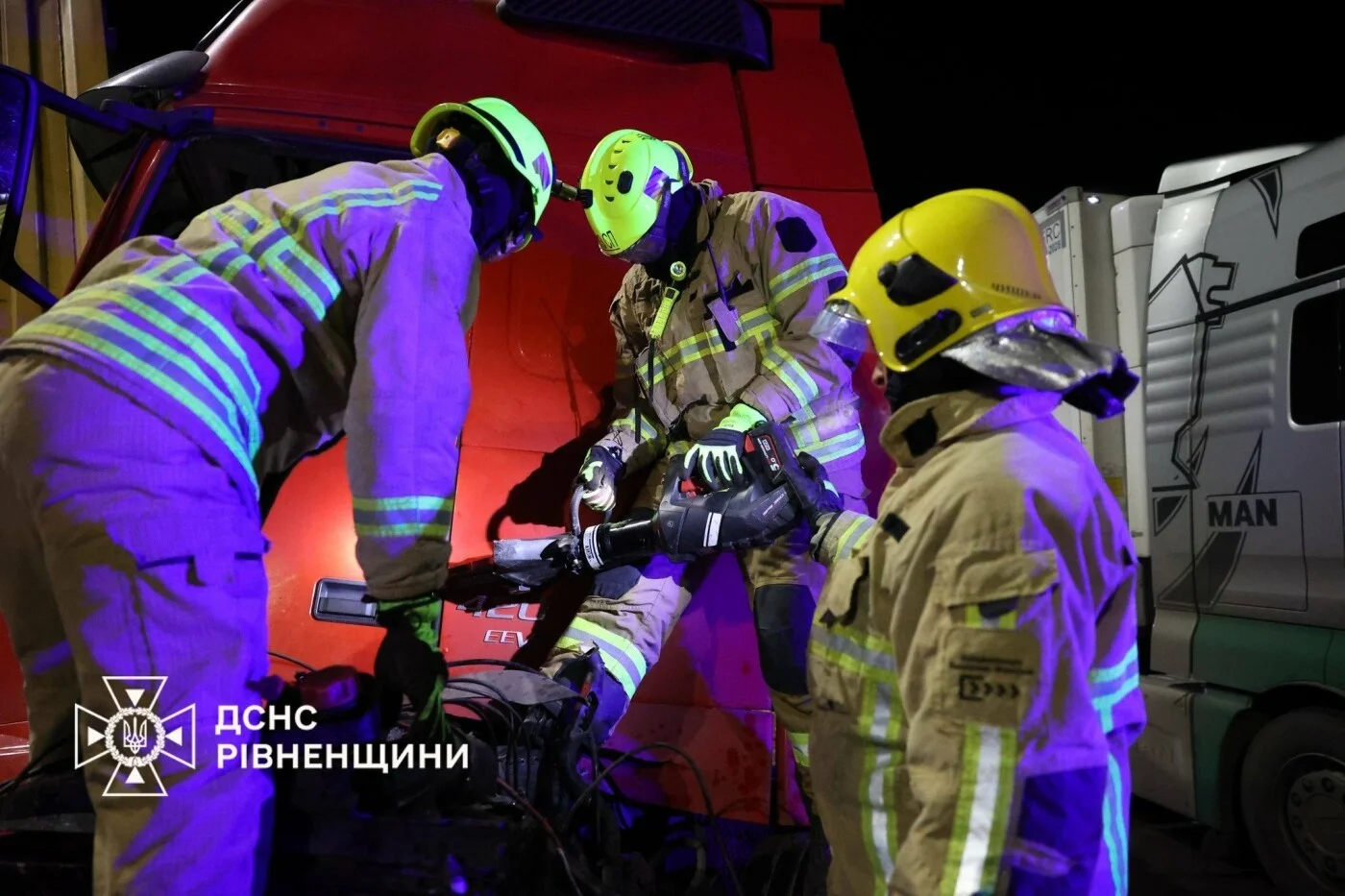 Аварія на трасі Київ – Чоп: футболіст харківського клубу потрапив у ДТП разом із родиною
