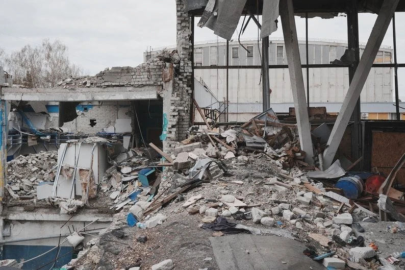 «Місце сили» після ударів: у Харкові відновили скеледром і вшановують пам’ять загиблих альпіністів