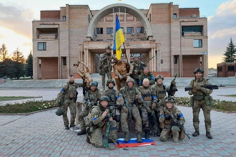«Місце сили» після ударів: у Харкові відновили скеледром і вшановують пам’ять загиблих альпіністів