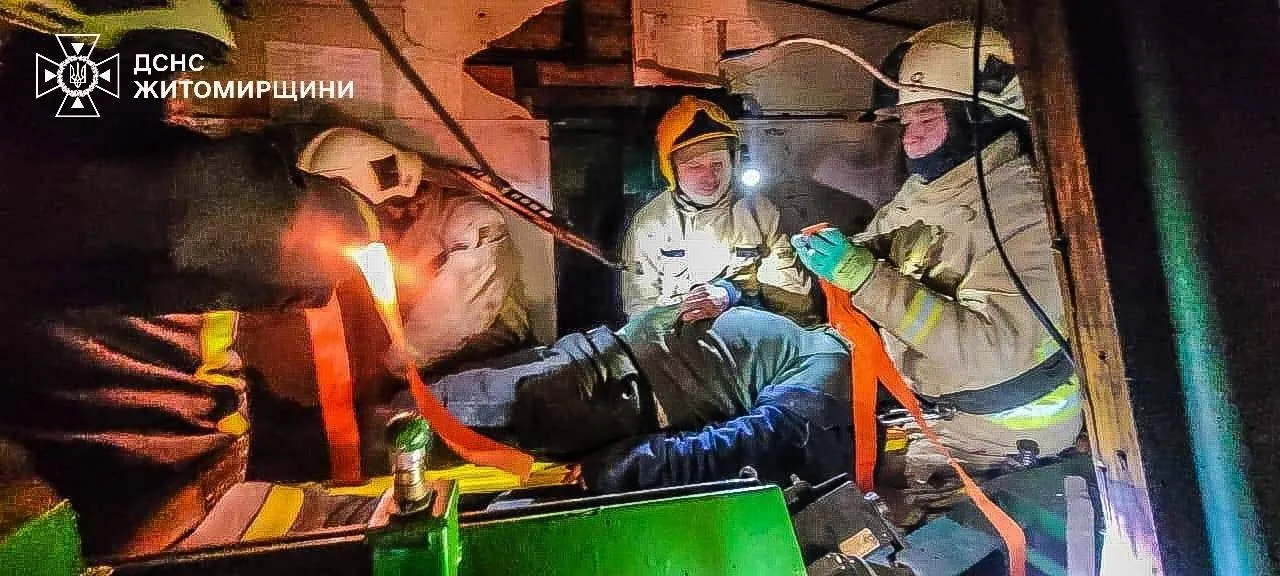 Секунди, що вирішили все: машиністи пасажирського поїзда зупинили катастрофу на Житомирщині