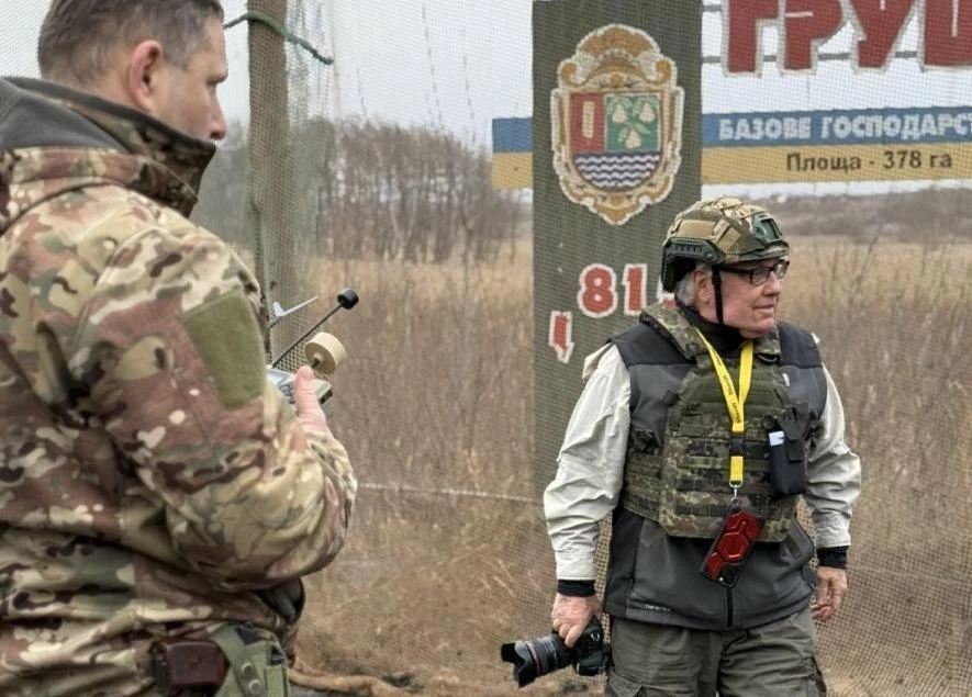 Поруч із «Білими Янголами»: як американський меценат допомагав евакуації на Куп’янщині