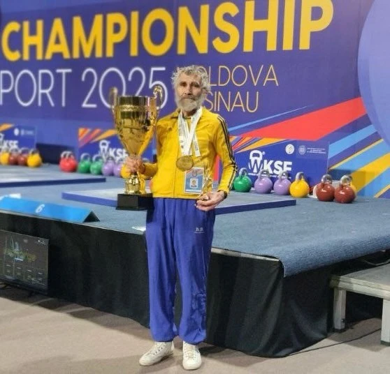 З 1 січня Україна входить у нові правила: подорожчає пальне і зростуть соціальні виплати
