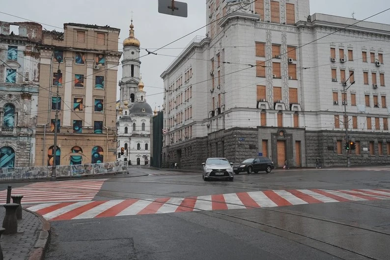 З 1 січня Україна входить у нові правила: подорожчає пальне і зростуть соціальні виплати