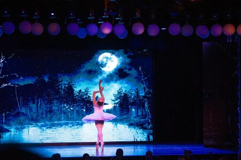 Українська зірка English National Ballet станцювала у сховищі харківської опери