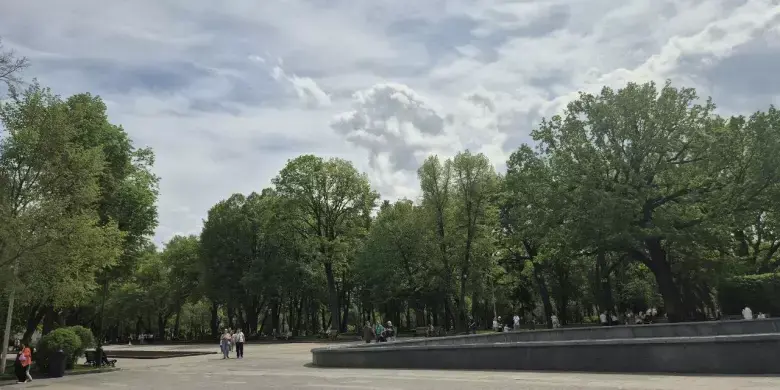 Парасольки не завадять: метеорологи прогнозують Харкову весняну зливу та температурні гойдалки