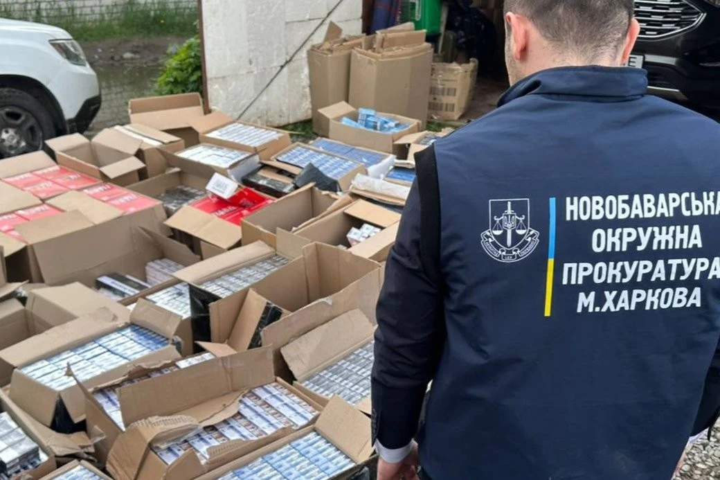 Тіньові мільйони на нікотині: у Харкові силовики накрили підпільну фабрику брендів та масштабну мережу електронних сигарет