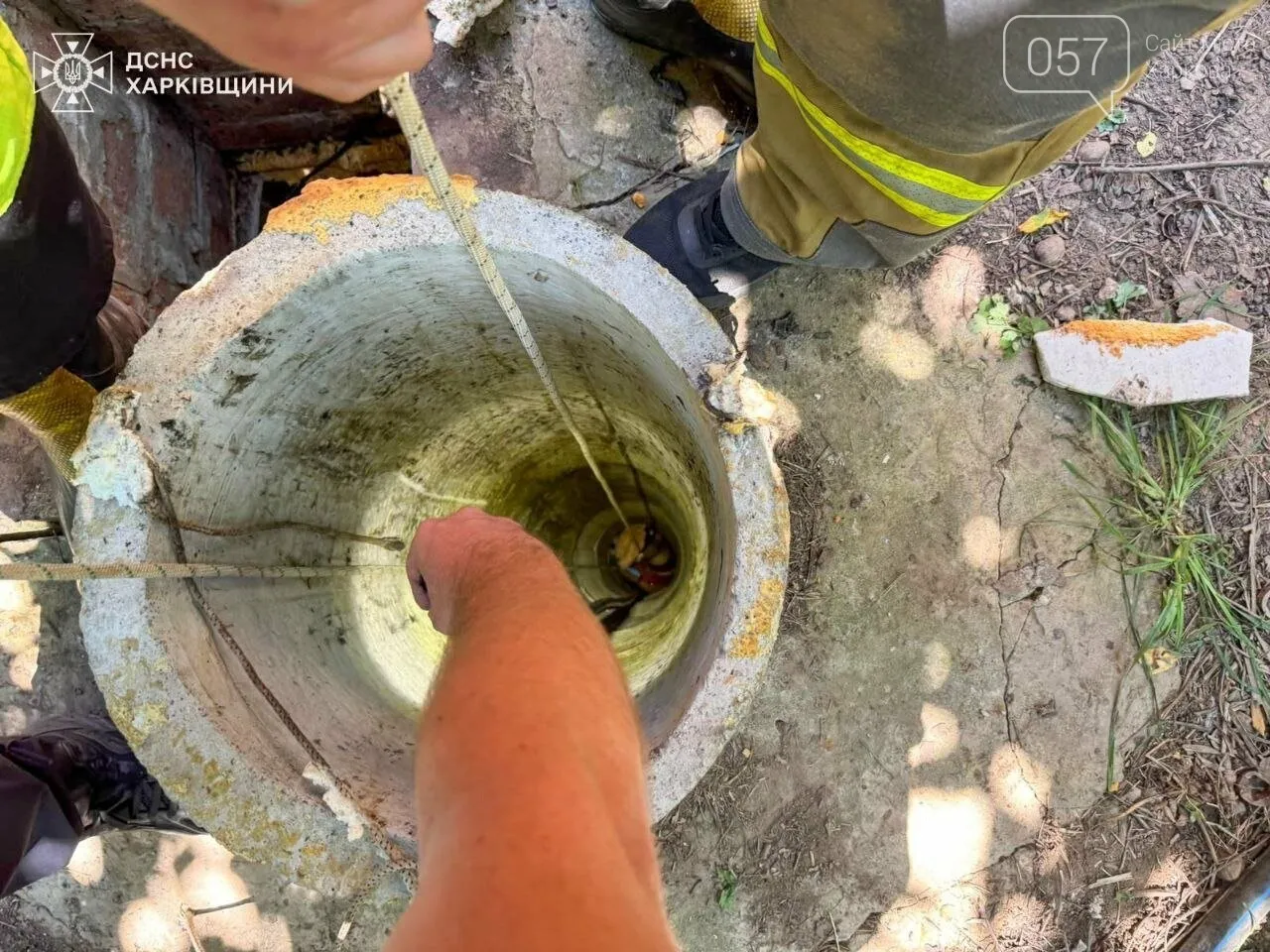 Падіння у 20-метрову свердловину: на Харківщині рятувальники врятували 4-річного хлопчика